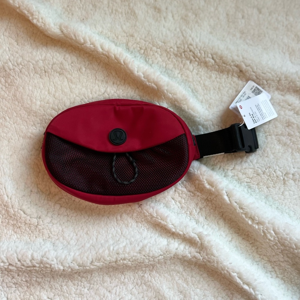 NWT Lululemon Take It On Belt Bag Dark Red RARE